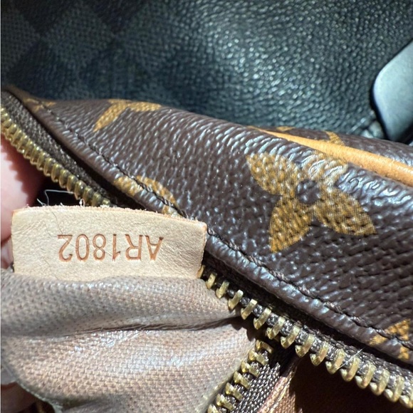 DOPP kit toilet Luis Vuitton - Picture 5 of 6